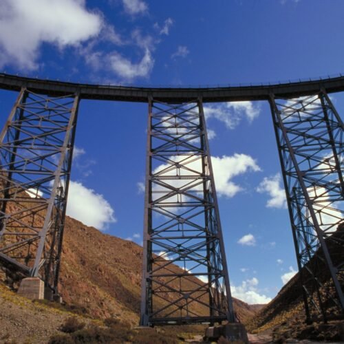 Viaducto ferroviario en la Puna salteña