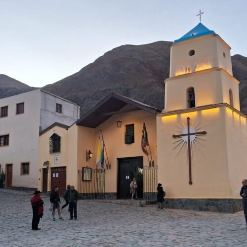 iglesia de Iruya al atardecer, una postal inolvidable